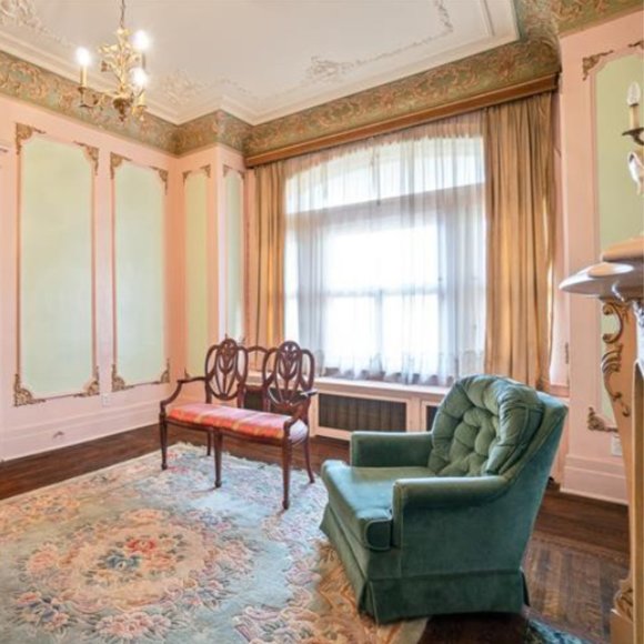 Meet your Posher, Christine - Picture 1 of 1